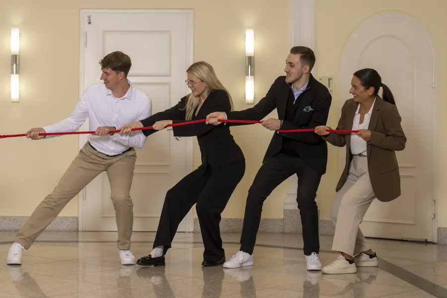 Gemeinsam ziehen WIR an einem Strang - für die Zukunft unserer Sparkassen!